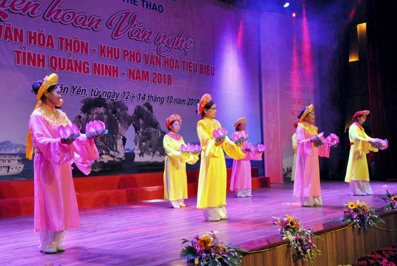 Những sắc màu văn hóa truyền thống đậm đà bản sắc dân tộc được các diễn viên không chuyên đem đến liên hoan, làm tăng thêm hiệu ứng lan tỏa của 