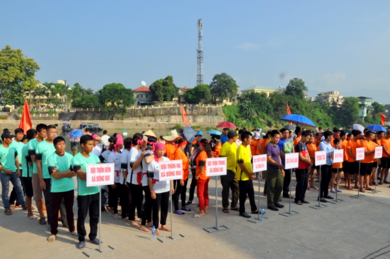 Đông đảo các VĐV đến từ 10 đội đua tham gia tranh tài tại giải.