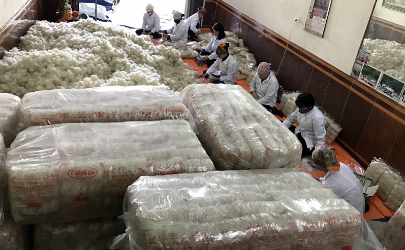 Cơ sớ sản xuất bánh đa của chị Phạm Thị Kiều, phường Trưng Vương được người tiêu dùng tin tưởng