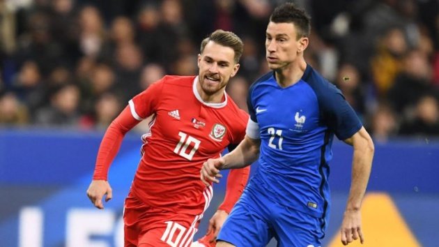  Kosscielny (số 21) đã không còn phục vụ tuyển Pháp kể từ năm ngoái.