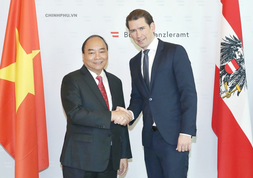 Thủ tướng Nguyễn Xuân Phúc và Thủ tướng Áo Sebastian Kurz - Ảnh: VGP/Quang Hiếu