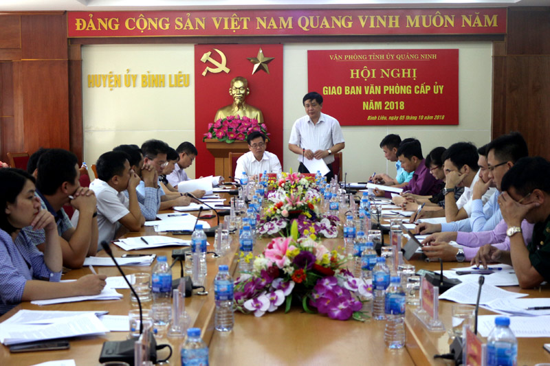 Hội nghị giao ban Văn phòng cấp ủy năm 2018. Ảnh: La Lành (Trung tâm TT-VH Bình Liêu)
