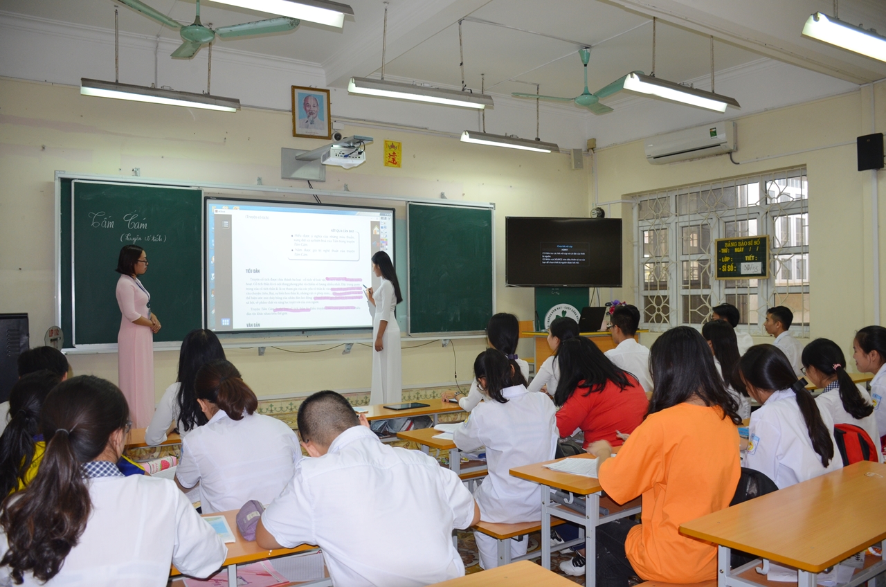 Bảng tương tác giúp tiết học thêm sinh động, hứng thú hơn với GV và HS