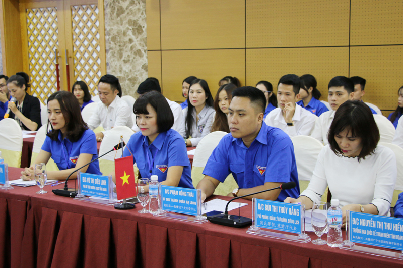 Đại biểu thanh niên Quảng Ninh chia sẻ kinh nghiệm, giải pháp thu hút thanh niên tham gia quảng bá, phát triển du lịch.