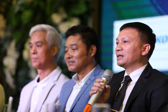 Ông bầu Triệu Quang Hà và HLV Hồng Sơn quyết tâm đưa đội bóng thăng hạng. Ảnh: Hải Đăng.