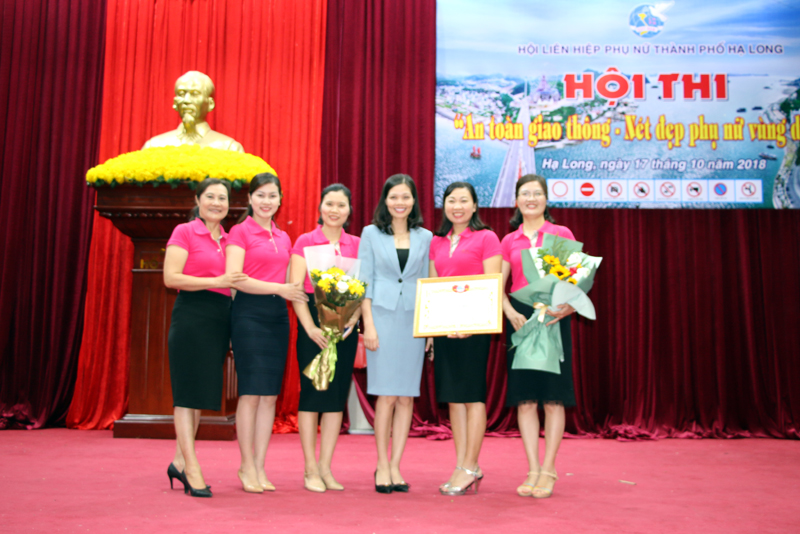 Đội thi cụm thi đua số 3 giành giải nhất hội thi.