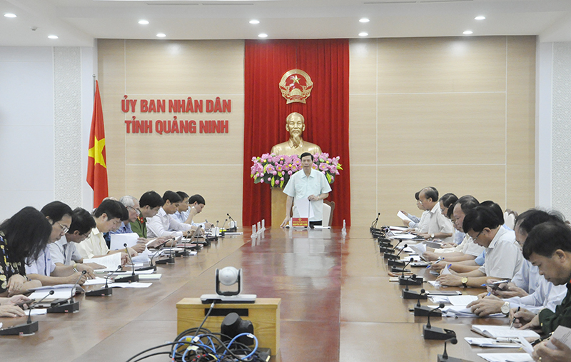 Chủ tịch UBND tỉnh Nguyễn Đức Long chủ trì cuộc họp.