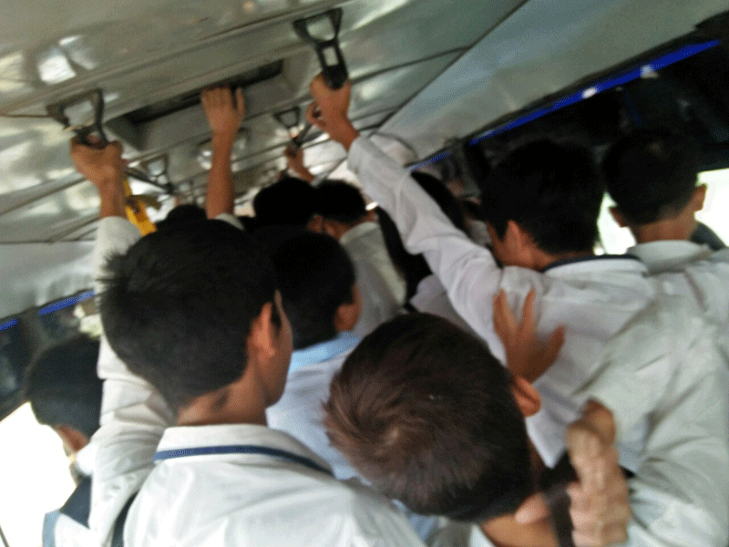 Tuyến đường từ xã Quảng Đức xuống huyện Hải Hà nhiều dốc cao, đoạn đường cua