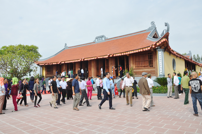 Tam bảo (ảnh trên cùng) và một số hạng mục công trình khác trong tổng thể quy hoạch chùa Trung Tiết. Ảnh: Phan Hằng