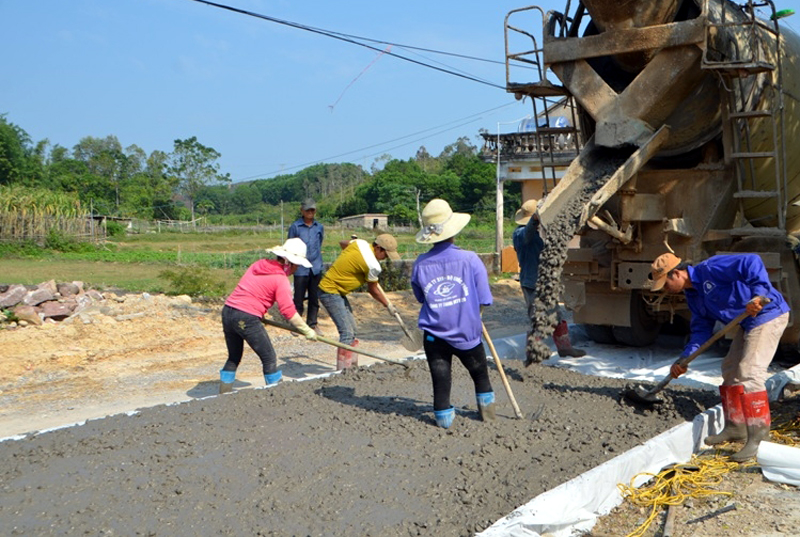 Nhà thầu Công ty CP Đầu tư phát triển và xây dựng Trí Đức đẩy nhanh tiens độ thi công những đoạn tuyến đã bàn giao mặt bằng. 