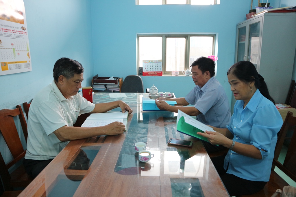 Ban đại diện Hội NTC TP Cẩm Phả thường xuyên tiến hành họp bàn, đánh giá việc triển khai mô hình CLB liên thế hệ tự giúp nhau trên địa bàn thành phố