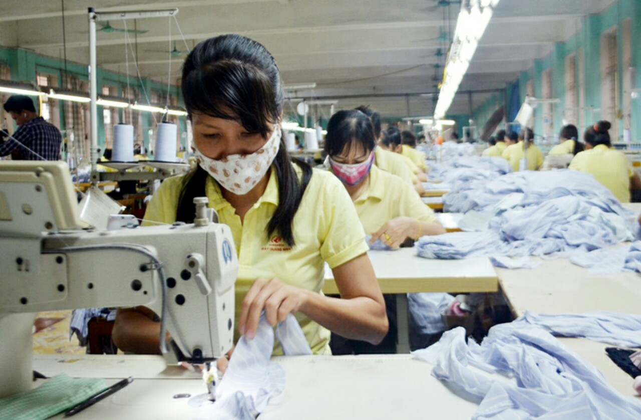 Công ty CP May Quảng Ninh là một trong các đơn vị nợ BHXH kéo dài. Ảnh : Dương Trường.