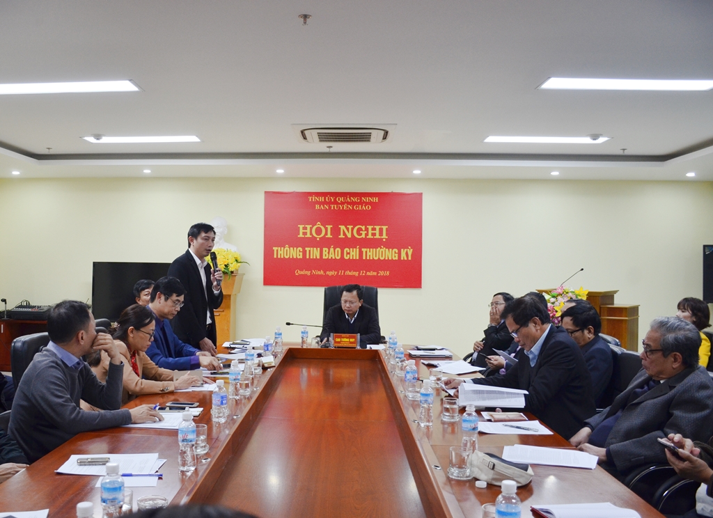 Lãnh đạo Tỉnh đoàn cung cấp thông tin tại hội nghị