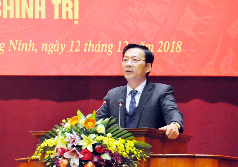 Đồng chí Nguyễn Văn Đọc, Bí thư Tỉnh ủy, Chủ tịch HĐND tỉnh phát biểu tại hội nghị.