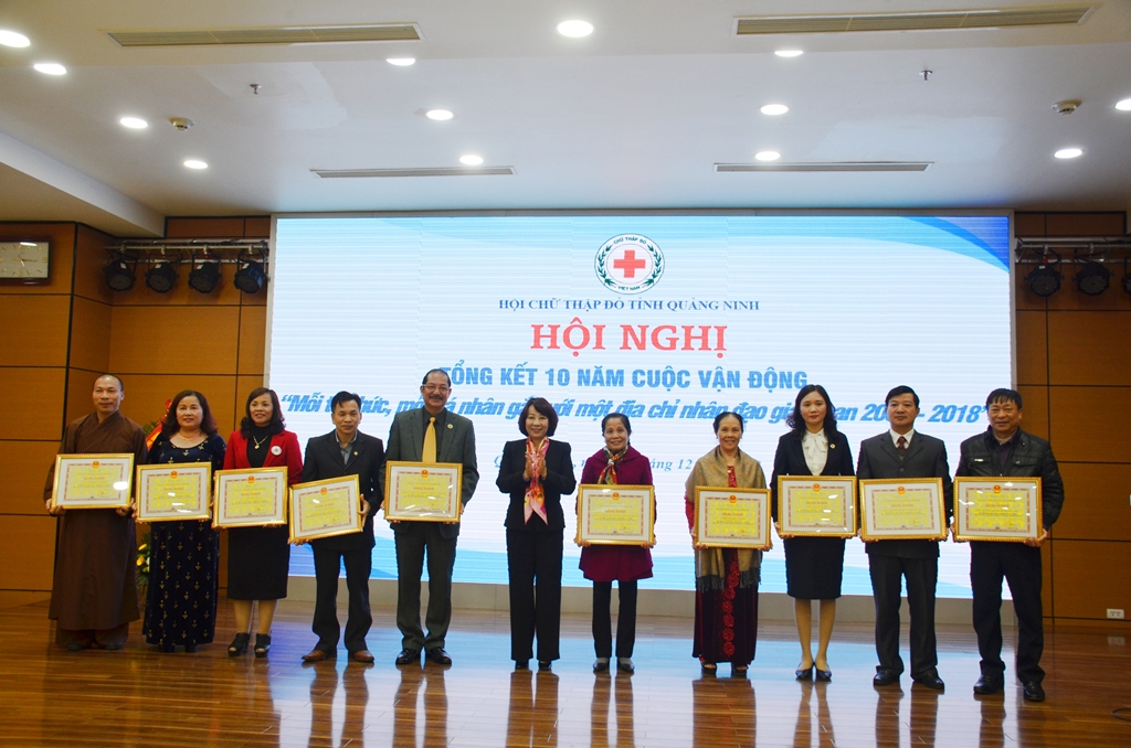 Các tập thể, cá nhân nhận Bằng khen của UBND tỉnh