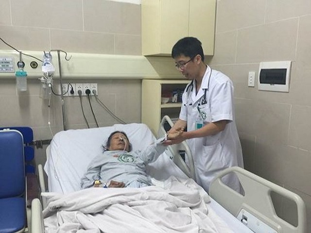 Điều trị cho bệnh nhân đột quỵ tại Bệnh viện Thanh Nhàn.