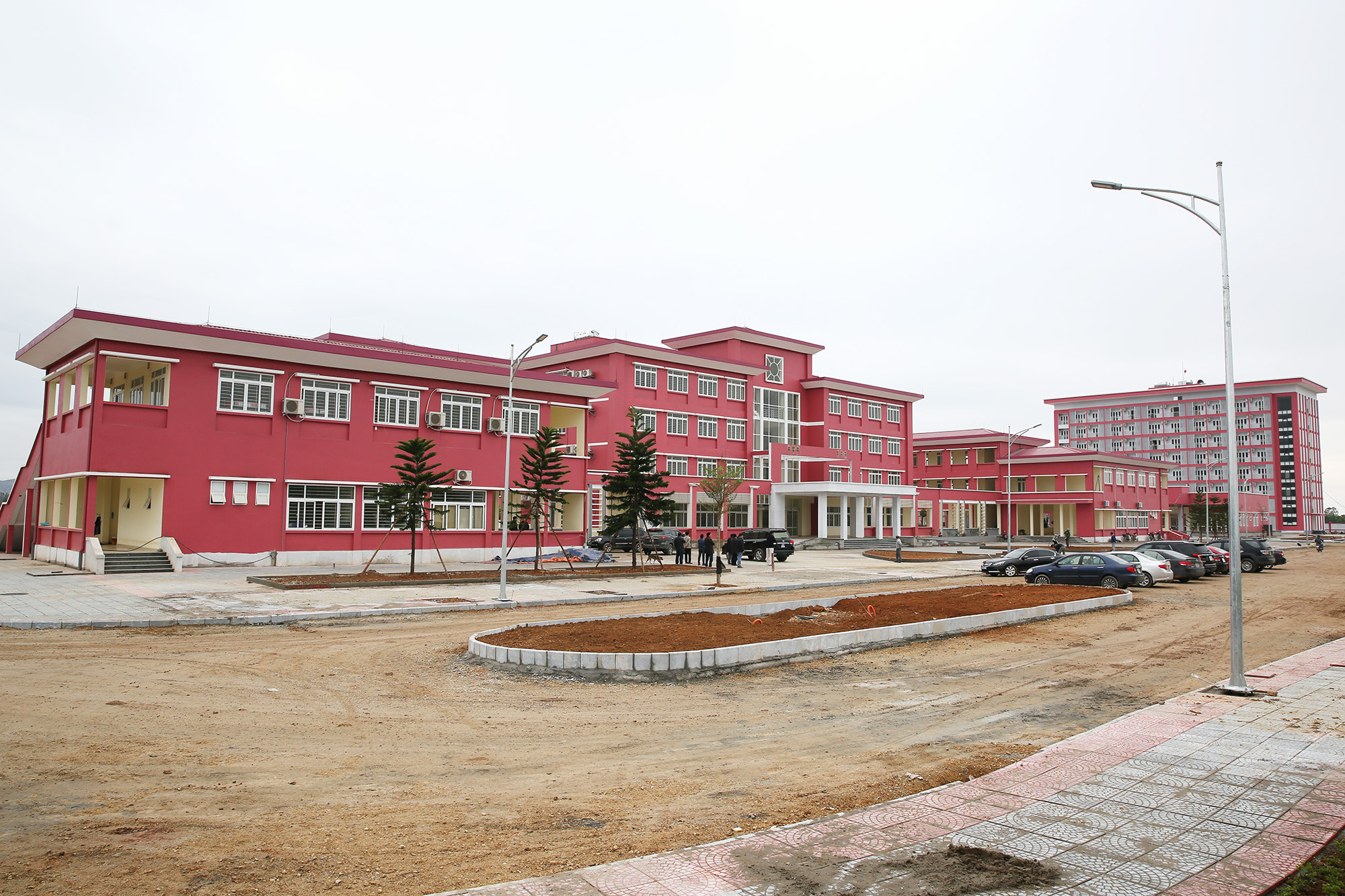 Trường Đào tạo cán bộ Nguyễn Văn Cừ thi công đạt trên 95% khối lượng công việc.