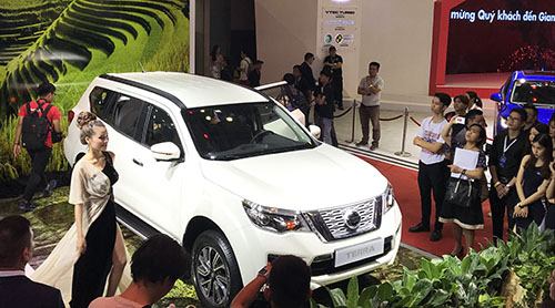 Nissan Terra ra mắt tại triển lãm ôtô Việt Nam 2018 nhưng chưa công bố giá. Ảnh: Phạm Trung.
