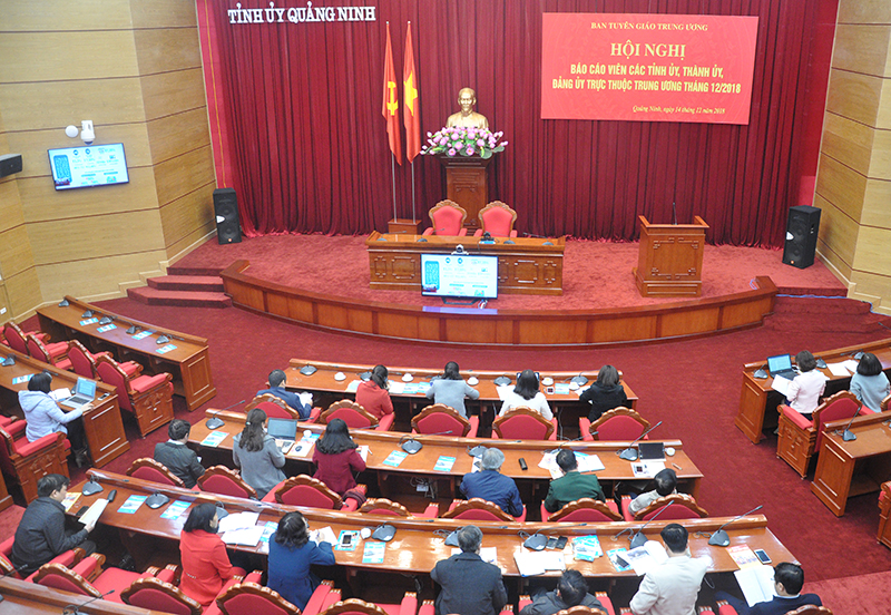 Quang cảnh hội nghị phía điểm cầu Quảng Ninh.