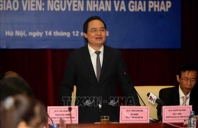 Bộ trưởng Bộ Giáo dục và Đào tạo Phùng Xuân Nhạ phát biểu trong tọa đàm. Ảnh: Thanh Tùng/TTXVN