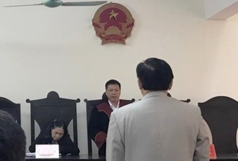 Tòa án Nhân dân TP Hà Nội xét xử vụ án ông Hoàng Xuân Quế khởi kiện quyết định của Bộ GD&ĐT. (Ảnh: Xuân Mạnh)