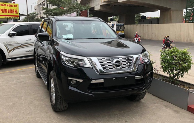 Nissan Terra S lần đầu xuất hiện tại đại lý.
