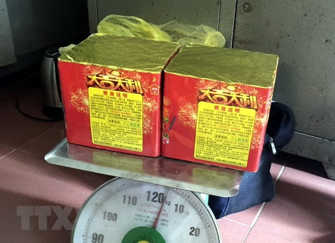 Tang vật một vụ vận chuyển pháo lậu. (Ảnh minh họa. Nguồn: TTXVN)