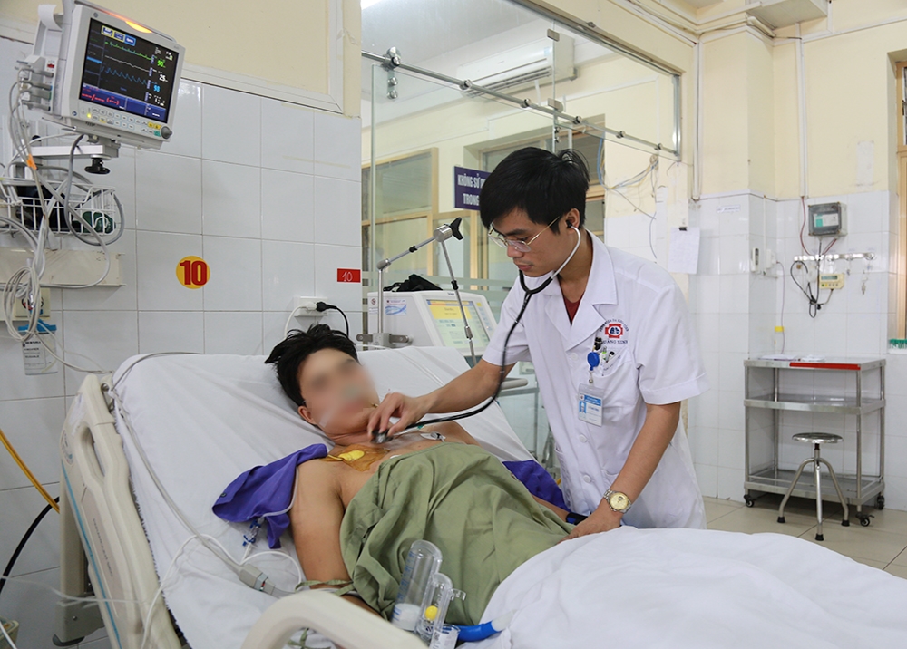 Điều trị cho người bệnh tại Khoa Hồi sức khoa Hồi sức tích cực, Chống độc – Thận nhân