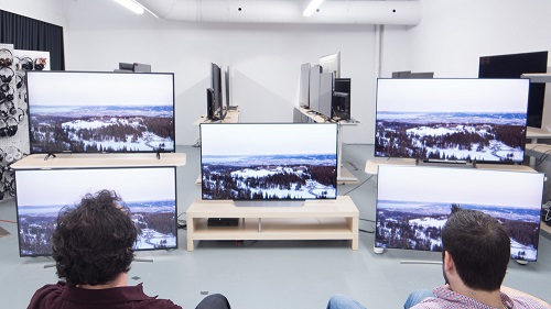 Các biên tập viên của Rtings đang so sánh TV LG OLED với các dòng sản phẩm khác. 