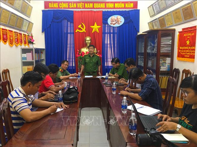Quang cảnh buổi thông tin giữa Công an tỉnh Cà Mau với các cơ quan báo chí. Ảnh: Thế Anh/TTXVN