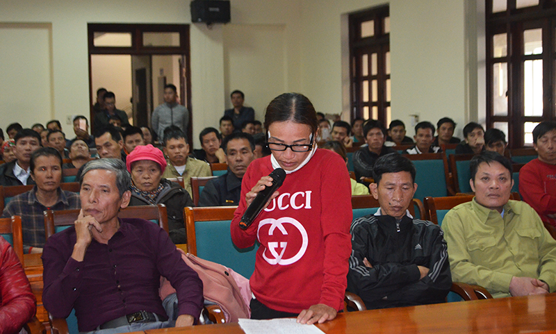 Bà Vũ Thị Thùy, khu 3, phường Phong Hải, TX Quảng Yên trình bày nội dung kiến nghị 