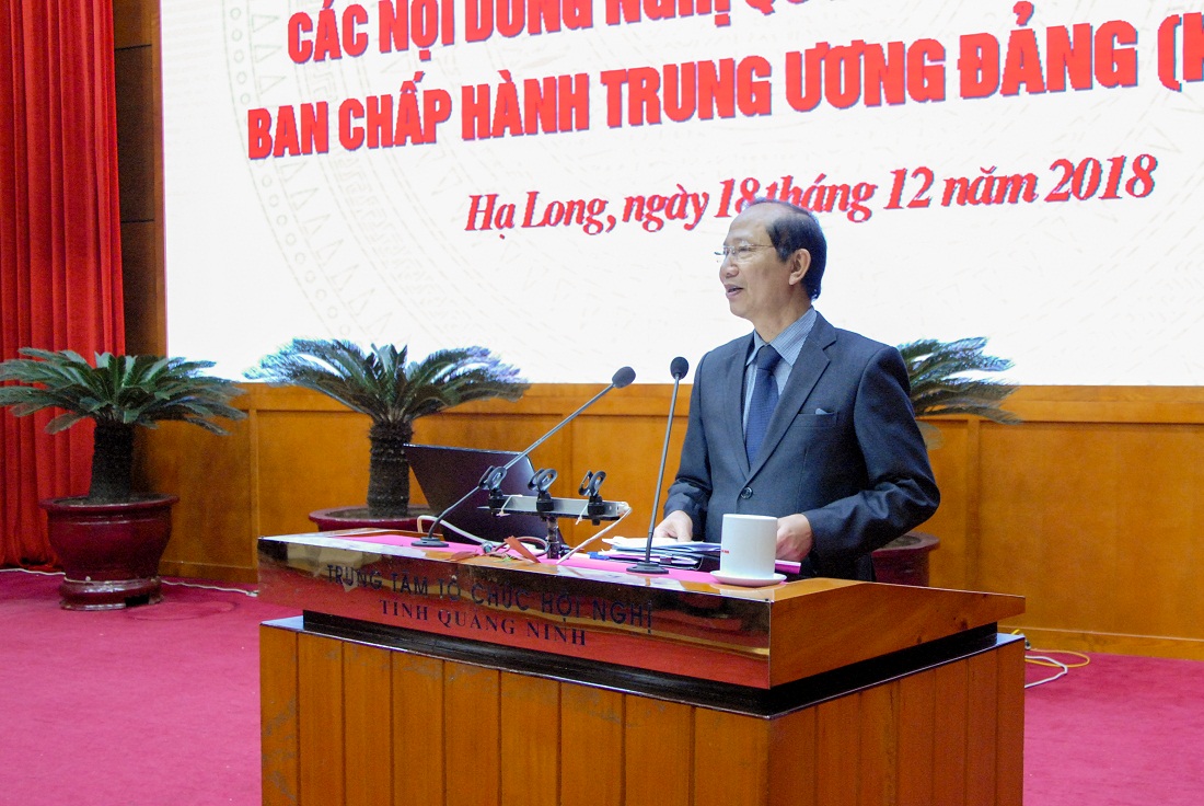 Đồng chí Vũ Xuân Phú, Phó Bí thư Đảng ủy Khối các cơ quan tỉnh, phát biểu chỉ đạo hội nghị.