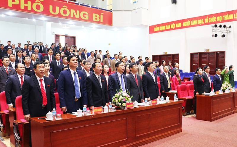 Các đại biểu dự kỳ họp thứ 8, HĐND thành phố khóa XIX, nhiệm kỳ 2016 - 2021