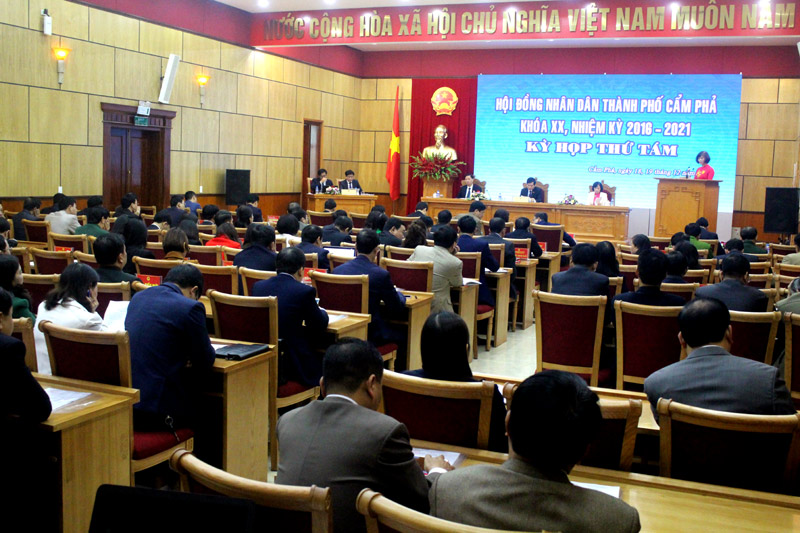 Quang cảnh kỳ họp.