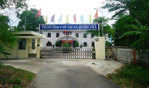 Trung tâm Y tế thị xã Hương Trà, nơi nữ bệnh nhân điều trị trước khi tử vong. Ảnh: Hòe Trần