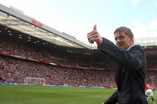  Ole Gunnar Solskjaer trở thành tân HLV.