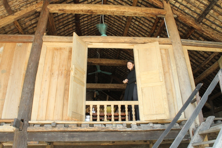 Nhà sàn truyền thống và không gian trưng bày văn hóa Tày tại khu du lịch Quảng Ninh Gate, TX Đông Triều.