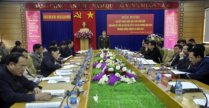 Toàn cảnh hội nghị.