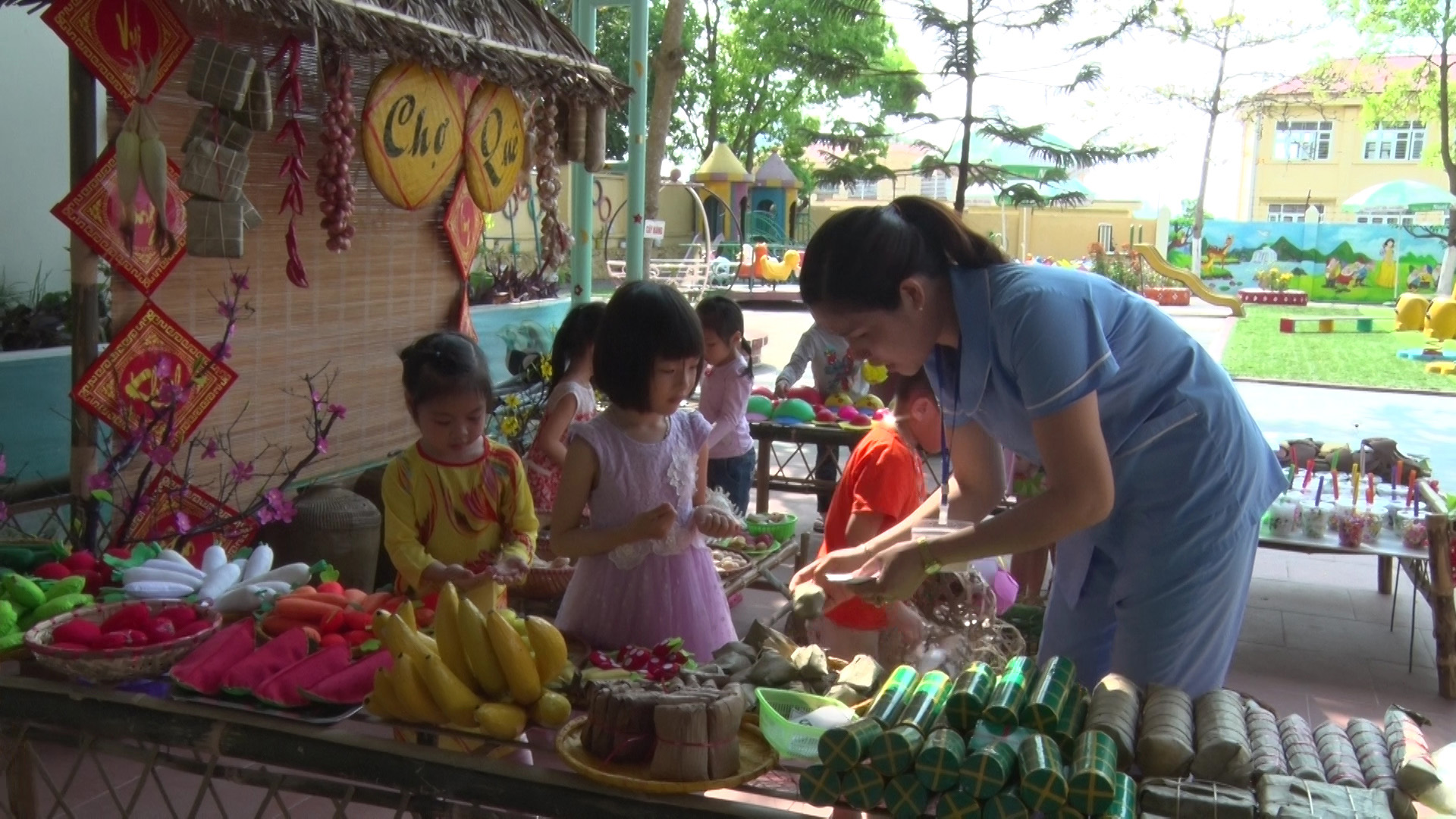 Góc bán hàng thông qua mô hình chợ quê