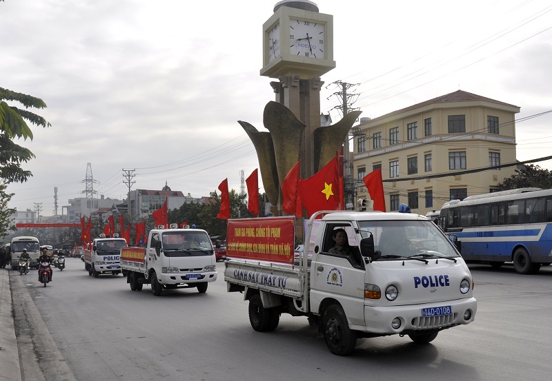 Các lực lượng trên địa bàn ra quân thực hiện đợt cao điểm đấu tranh trấn áp tội phạm đảm bảo ANTT Tết Nguyên đán Kỷ Hợi 2019.