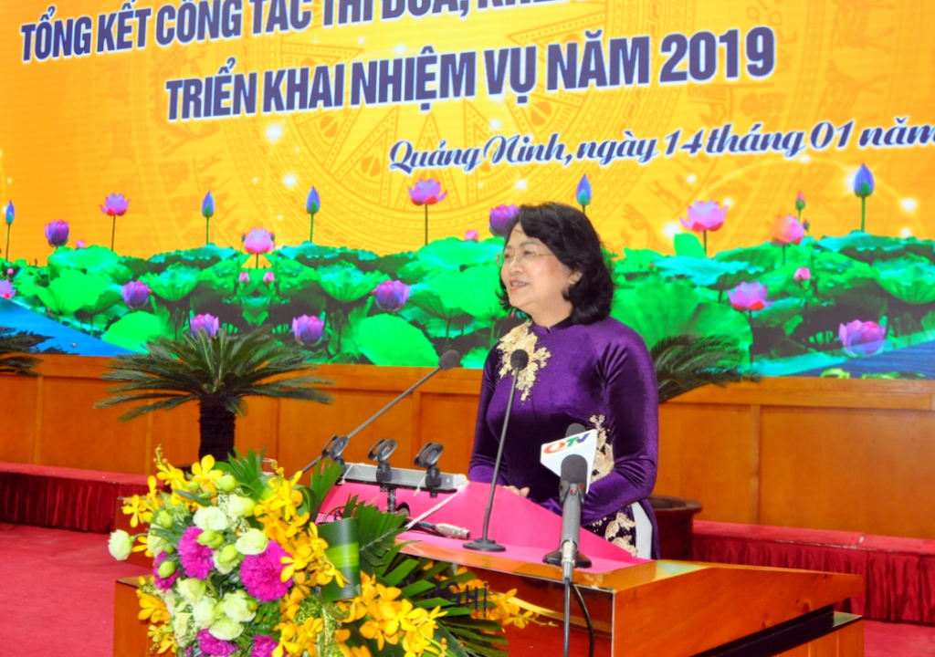 Đồng chí Đặng Thị Ngọc Thịnh, Uỷ viên Ban Chấp hành T.Ư Đảng, Phó Chủ tịch nước, Phó Chủ tịch thứ nhất Hội đồng Thi đua - Khen thưởng Trung ương phát biểu chỉ đạo tại hội nghị.