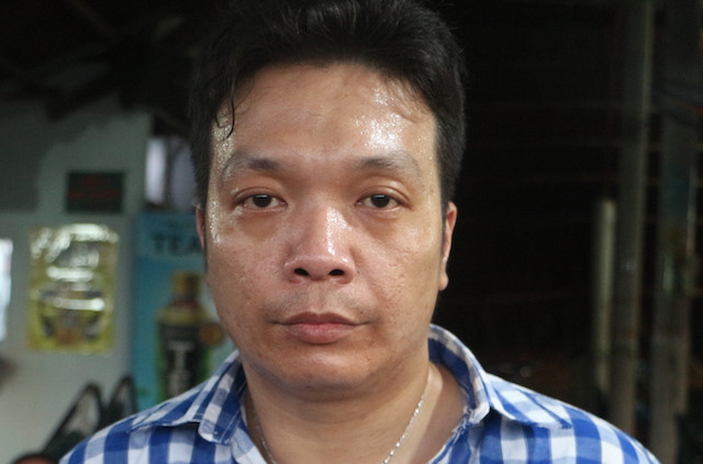 Sơn mang lệnh truy nã, bị cảnh sát bắt giữ khi tàng trữ ma tuý. Ảnh: Công an Vĩnh Long.