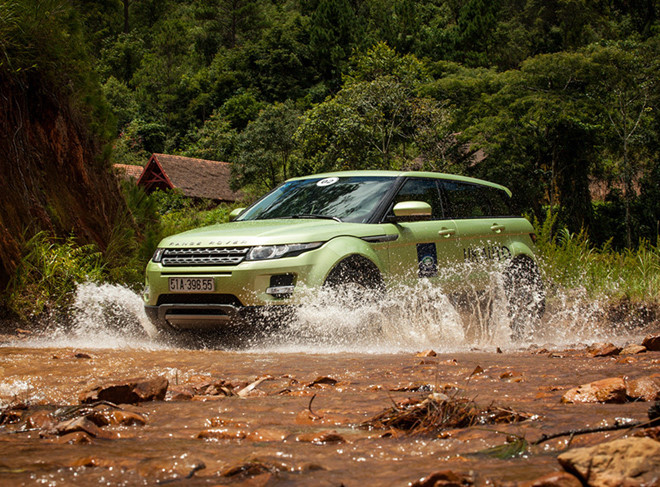 Range Rover Evoque được trang bị nhiều công nghệ hỗ trợ off-road. Ảnh: Land Rover.