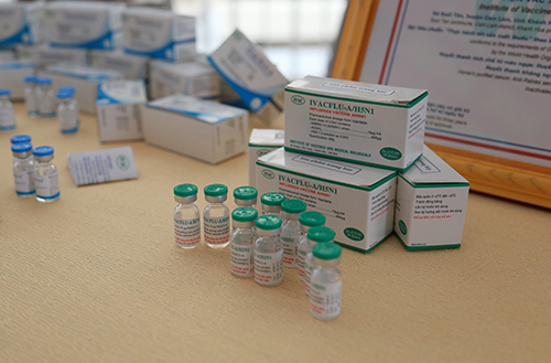Vắcxin cúm do viện IVAC bào chế được đưa vào lưu hành. Ảnh: Xuân Ngọc