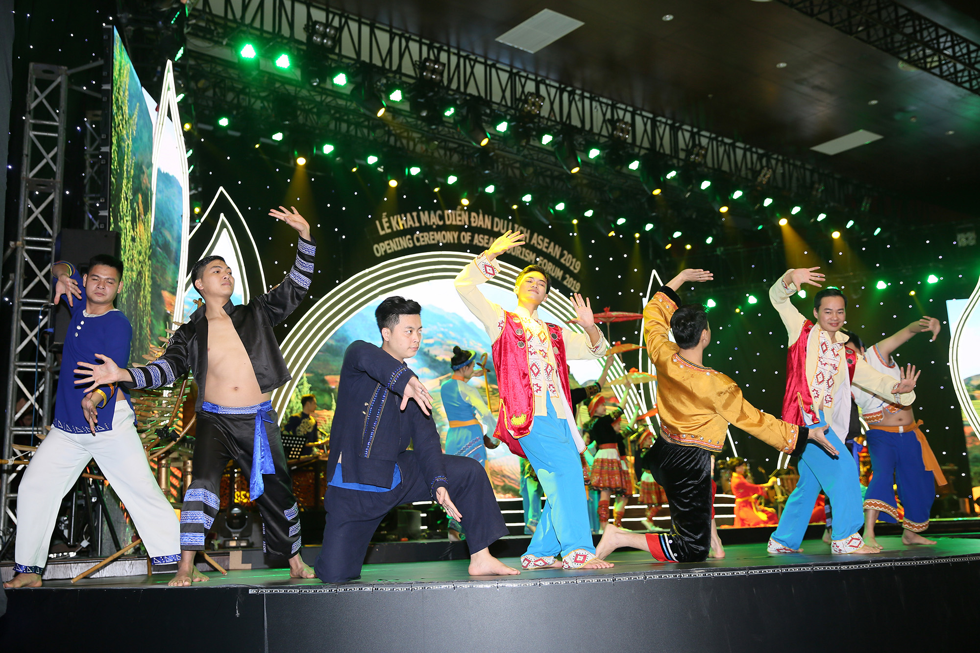 Chương trình văn nghệ chào mừng khai mạc Diễn đàn Du lịch ASEAN 2019.