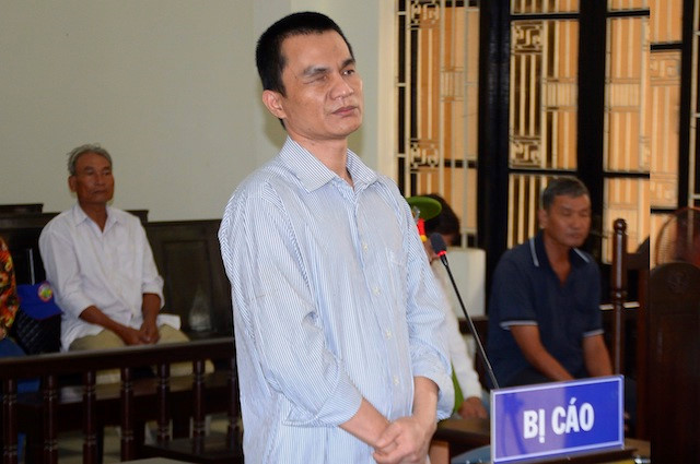 Hưng tại phiên toà ngày 16/1. Ảnh: CAND.