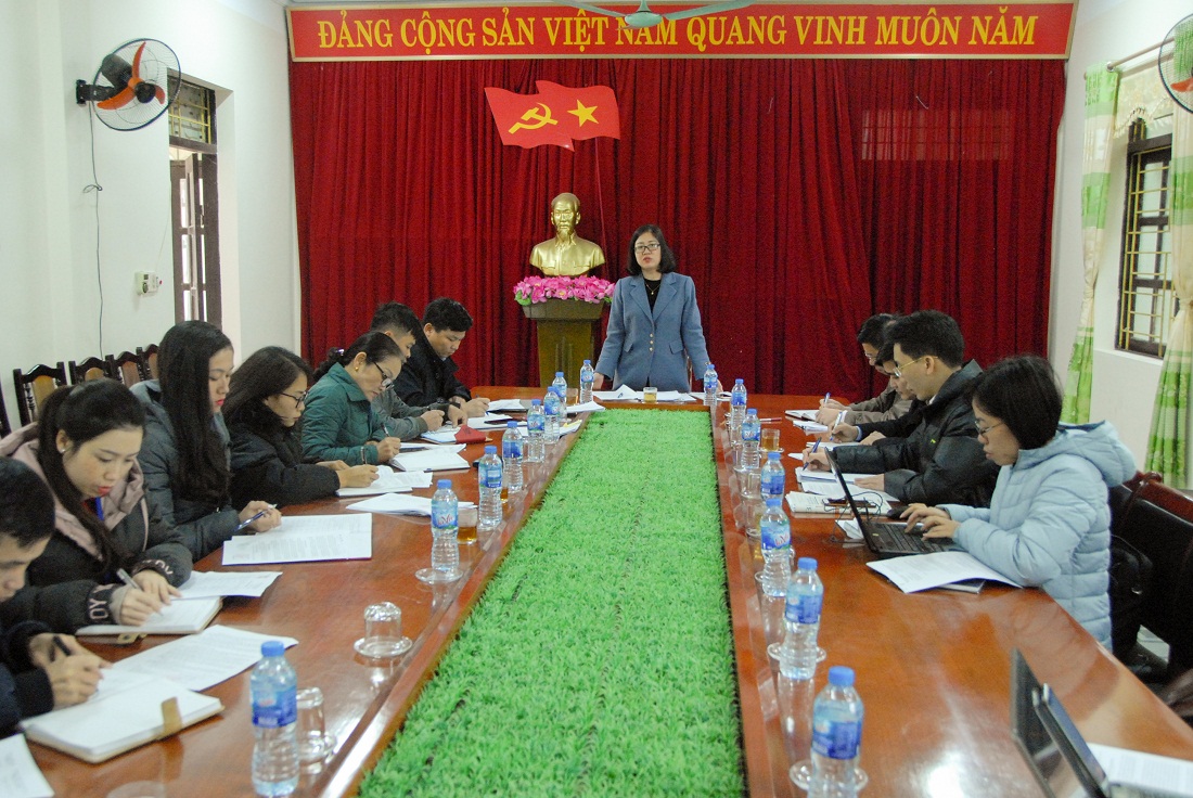Ban Pháp chế HĐND tỉnh làm việc tại UBND xã Tiên Lãng (huyện Tiến Yên).
