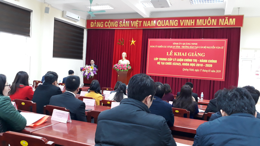 Quang cảnh lễ khai giảng.