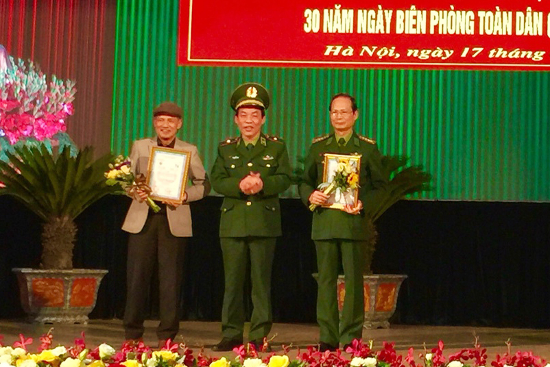Nhạc sĩ Vũ Đức Tạo trong chuyến ghi hình cho ca khúc 