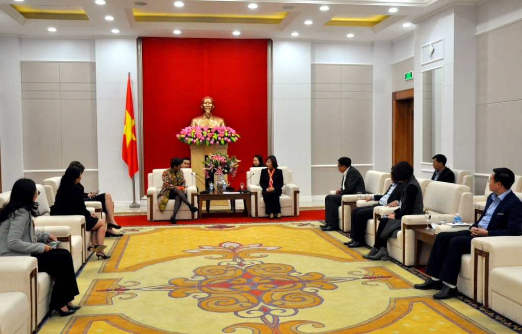 Quang cảnh buổi tiếp và trao đổi công việc.